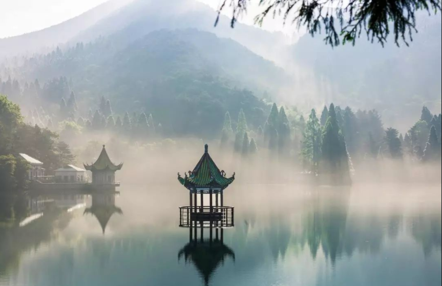 庐山烟雨浙江潮